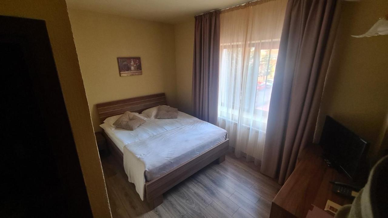 בראשוב Hotel Gema מראה חיצוני תמונה