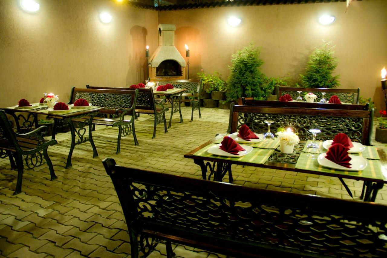 בראשוב Hotel Gema מראה חיצוני תמונה