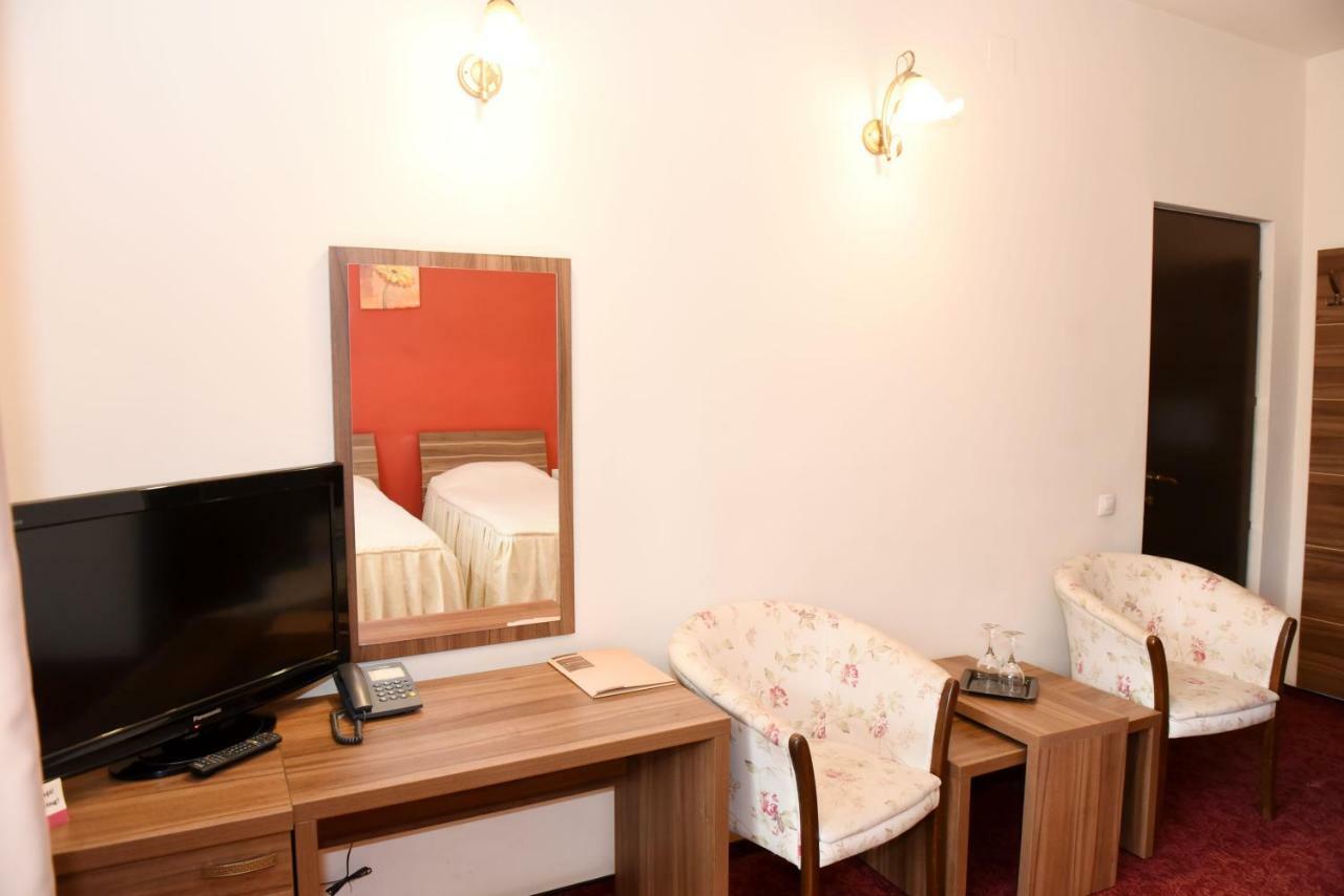 בראשוב Hotel Gema מראה חיצוני תמונה