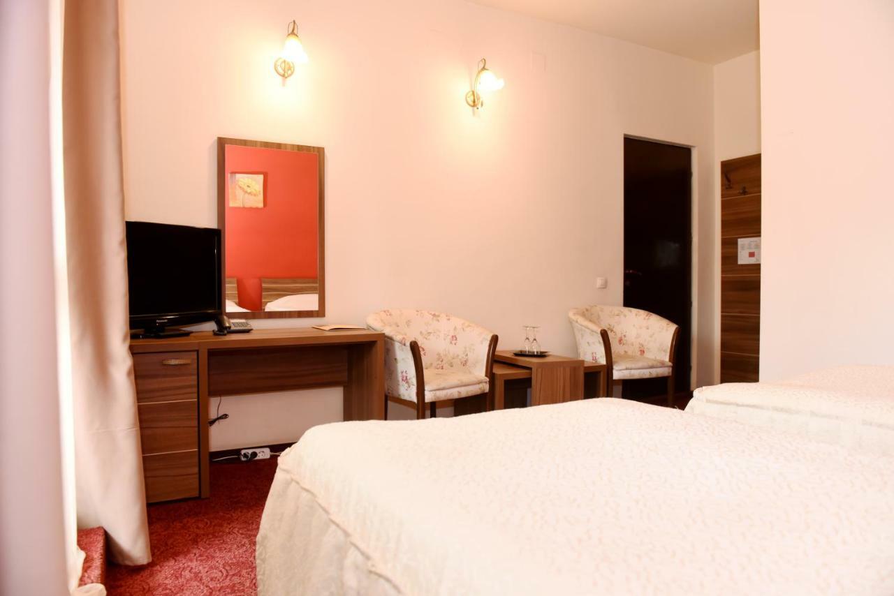 בראשוב Hotel Gema מראה חיצוני תמונה