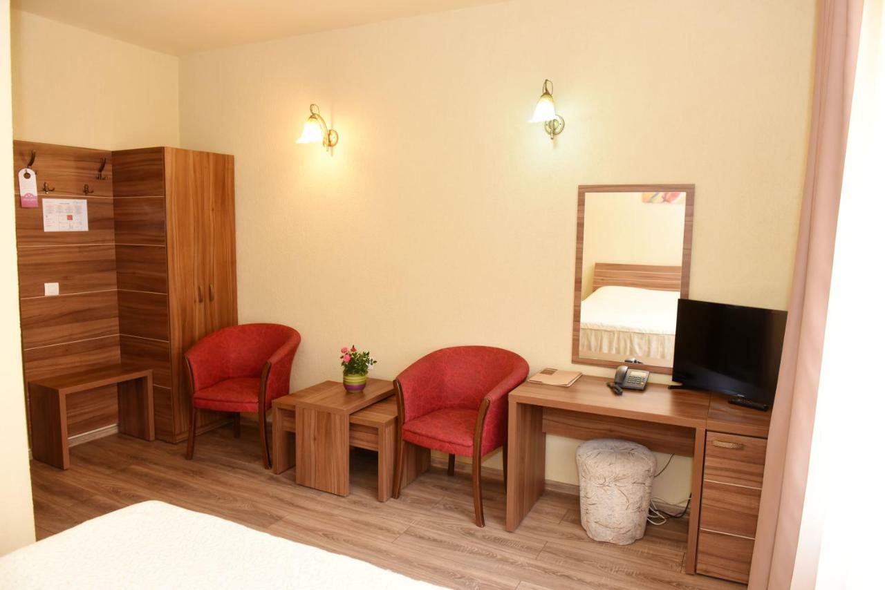 בראשוב Hotel Gema מראה חיצוני תמונה